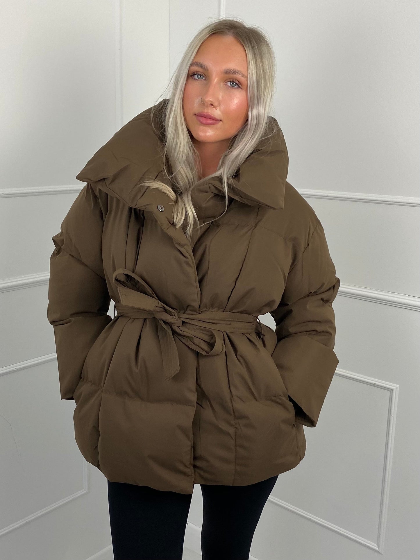KARLY - Kurze Gürteltaschen-Pufferjacke