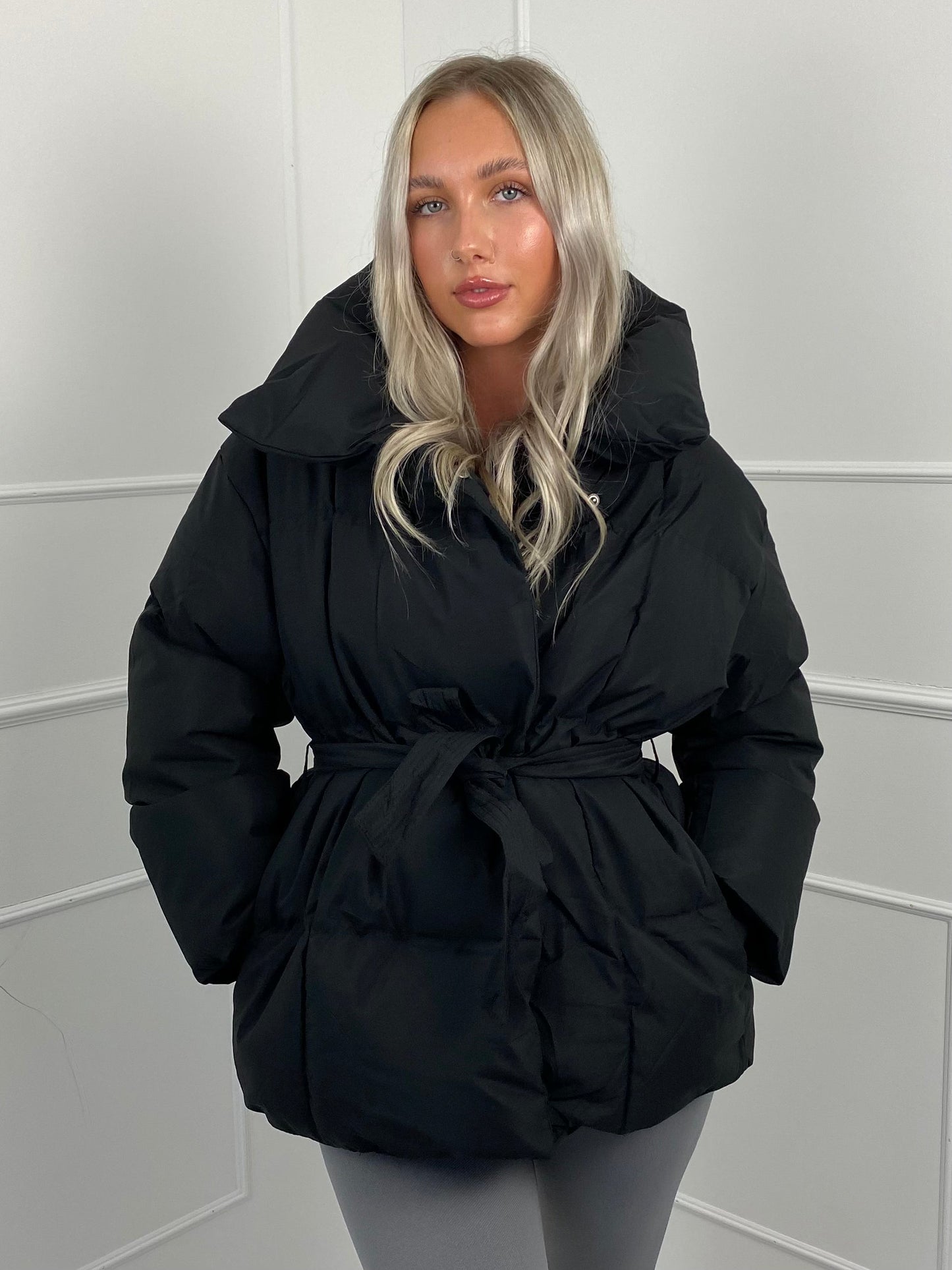 KARLY - Kurze Gürteltaschen-Pufferjacke